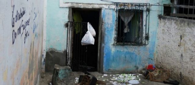 FEIRA DE SANTANA: Mulher é morta a tiros dentro de casa; marido é suspeito de ser autor do crime