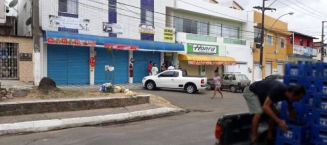 suspeito de incendiar a própria esposa. O crime aconteceu no bairro de Sussuarana, em Salvador, no final da noite de segunda-feira (9/10).