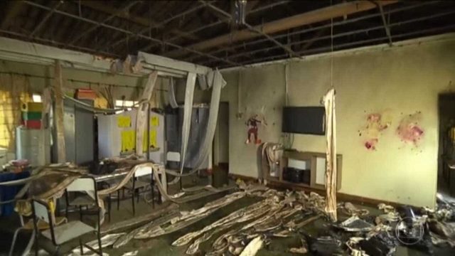 Professora de creche incendiada não resiste; seis crianças morreram