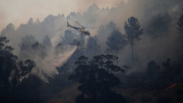 Incêndios já deixam dezenas de mortos em Portugal