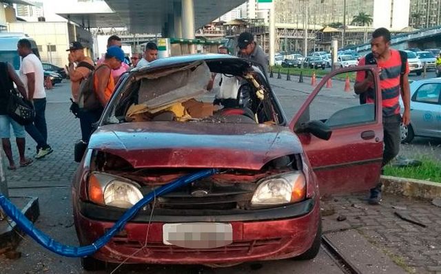 Carro explode enquanto abastece com gás em posto perto da Rodoviária