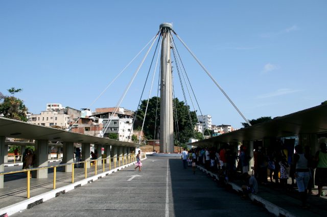 Homem morre após ser atropelado por ônibus próximo a Lapa