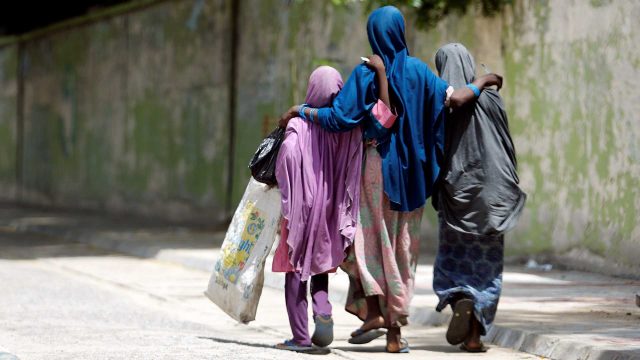 Menina-bomba se explode e mata outras 6 crianças