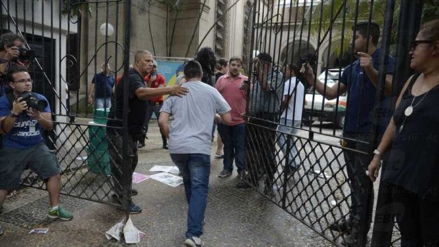 Zombar de atrasados mostra falha da educação, dizem especialistas