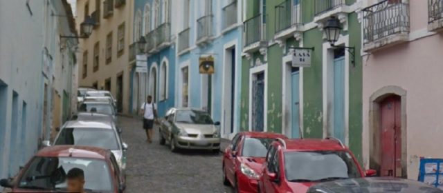 PELOURINHO: Incêndio atinge casarão onde fica a Saladearte Cine XIV; Bombeiros estão no local