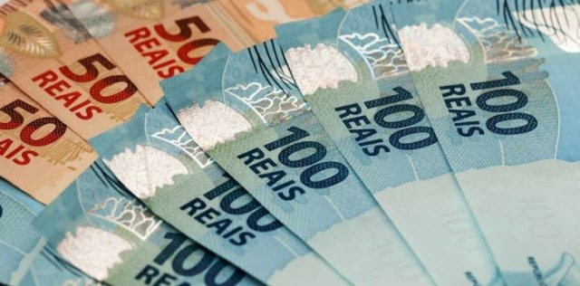 Salário mínimo é menor do que o inicialmente previsto pelo governo