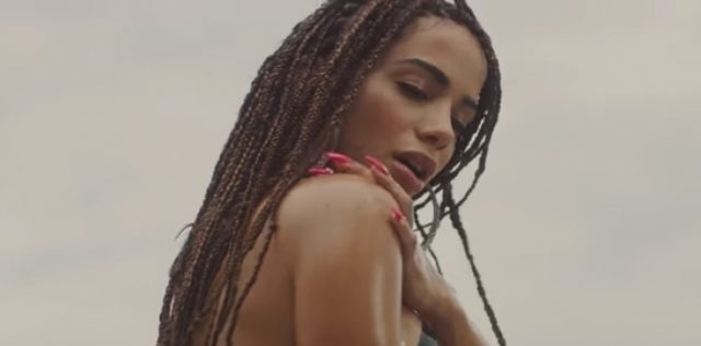 Anitta lança Vai Maladra, nova música do projeto Check Mate