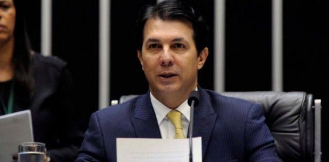 Adolescente é acusado de atirar e matar a família na véspera de Ano Novo