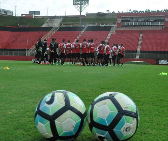 Leão recebe o Fla para decidir se fica na Série A