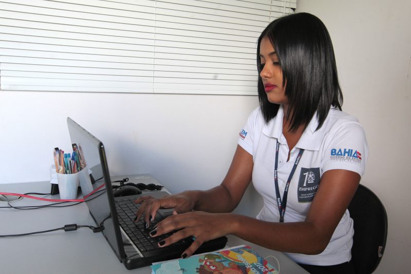 Programa primeiro emprego coloca 4.370 jovens no mercado de trabalho em um ano Programa Primeiro Emprego coloca 4.370 jovens no mercado de trabalho em um ano