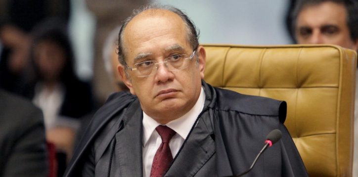 Após ser hostilizado em voo comercial, Gilmar Mendes usa avião da FAB