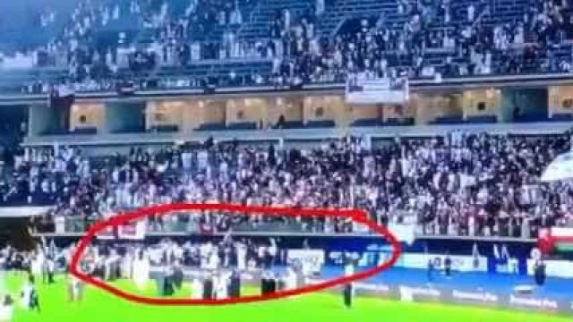 Parte de arquibancada desaba e deixa 20 feridos em final de campeonato