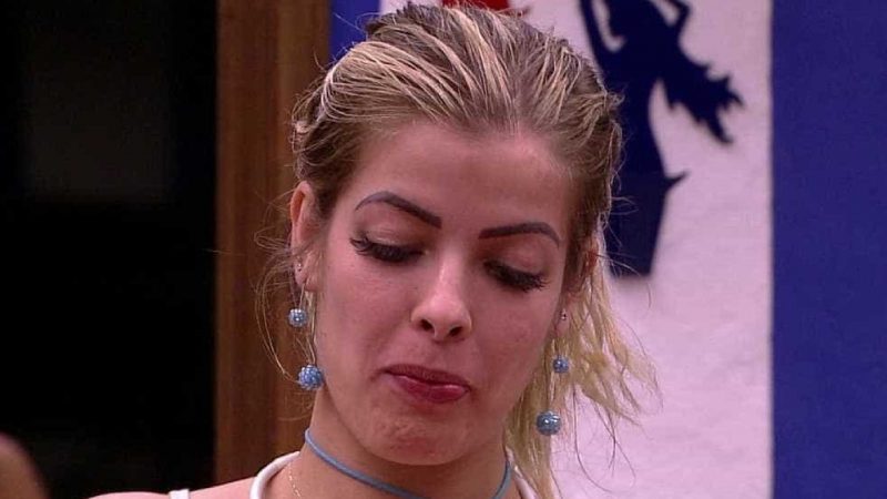 Eliminada do BBB18, Jaqueline vira piada por erro de português