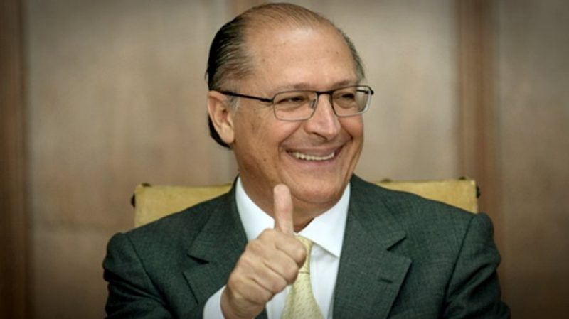 Alckmin elogia liberação do porte de armas para guardas municipais