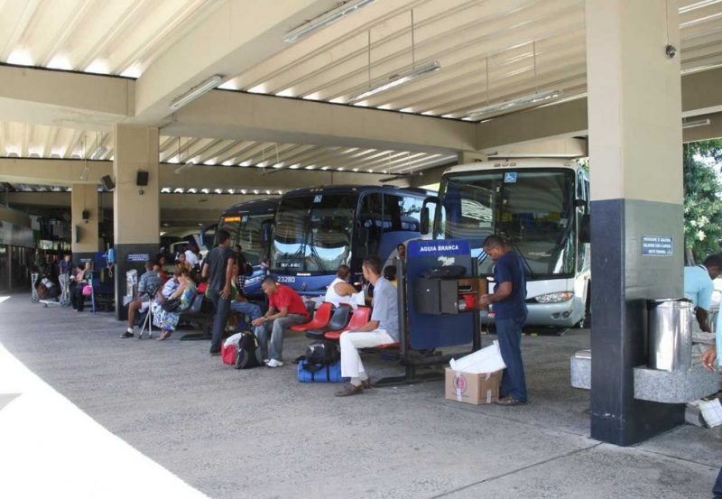 Funcionários de empresa de ônibus intermunicipal entram em greve na Bahia