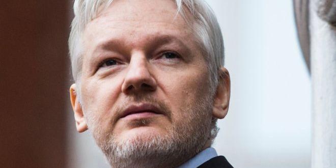 Assange é acusado de usar embaixada como 