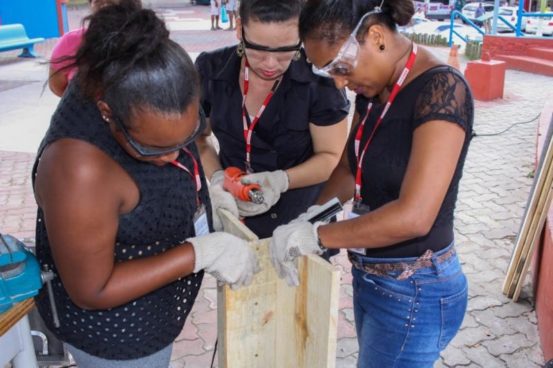 Aula pública para alunos do Senai/Candeias na Praça Dr. Gualberto