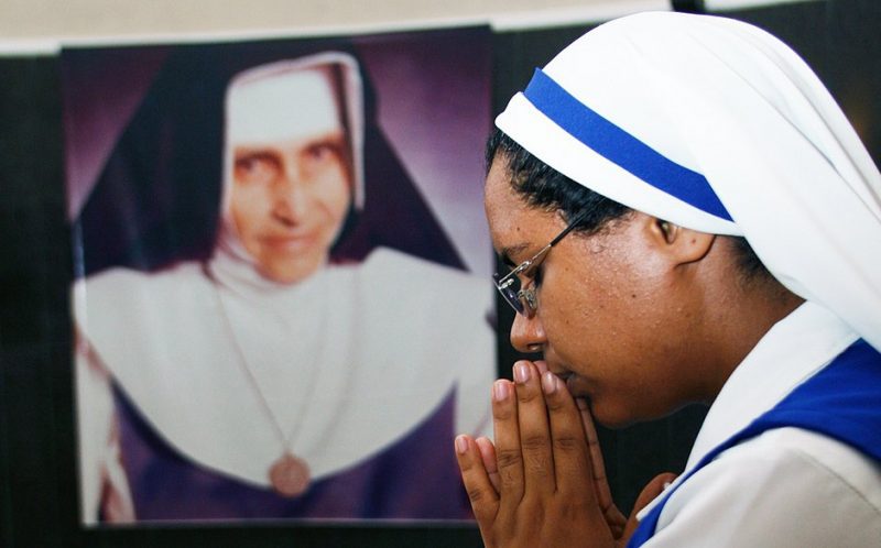 Homenagem em Memória de Santa Dulce dos Pobres pelos 32 Anos de sua Morte