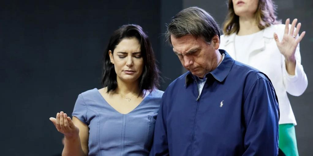 Governo desvia R$ 7,5 milhões para compra de testes e repassa para o programa de Michelle Bolsonaro