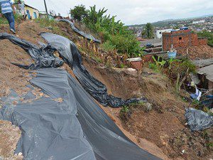 Chuvas danificam casas na cidade de Candeias. (Foto: Divulgação/Prefeitura de Candeias)