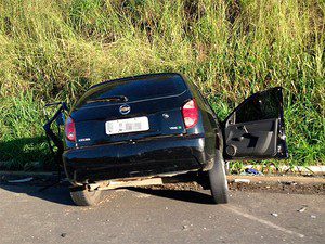 Motorista de carro de passeio fico0u gravemente ferido (Foto: Patricia Casais/Arquivo Pessoal)