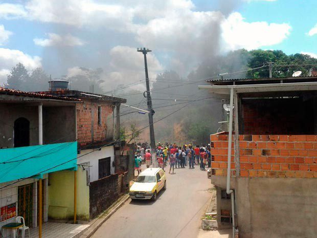 Protesto em Candeias 03 (Foto: Hollys Duarte/Arquivo Pessoal)