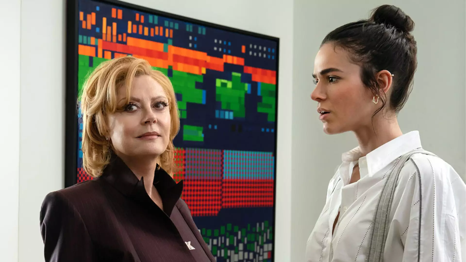 Besouro Azul: Susan Sarandon e Bruna Marquezine são destaque em nova imagem; confira