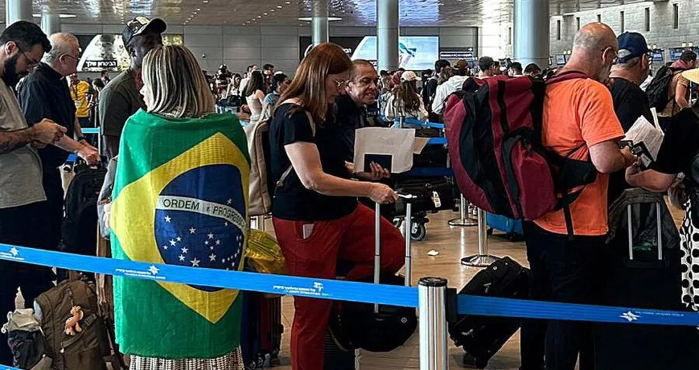 Chega a Brasília primeiro avião trazendo brasileiros de Israel