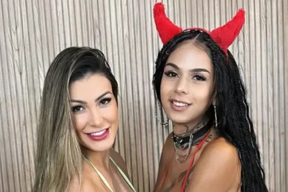 Andressa Urach se veste de Eva e divulga conteúdo adulto com influencer trans