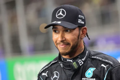 Esportes | Hamilton acerta com a Ferrari para 2025, diz imprensa britânica