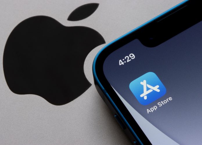 Como a Apple vai dificultar que usuários longe da UE baixem aplicativos fora da App Store