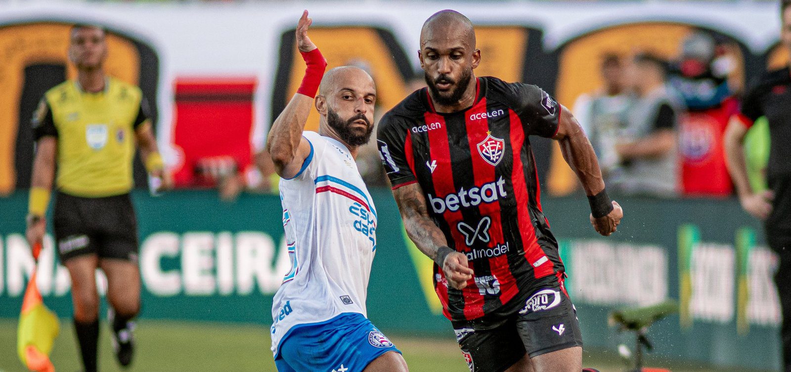 Bahia sai na frente mas Vitória arranca virada no primeiro jogo da final do Baianão