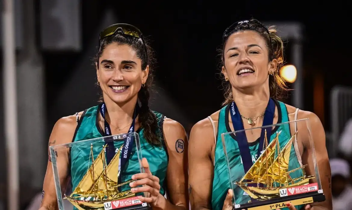 Bárbara e Carol são campeãs da etapa de Doha e se aproximam de Paris