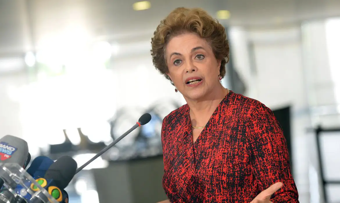 "No passado, como agora, a História não apaga os sinais de traição à democracia", afirma Dilma ao se manifestar sobre o golpe de 1964