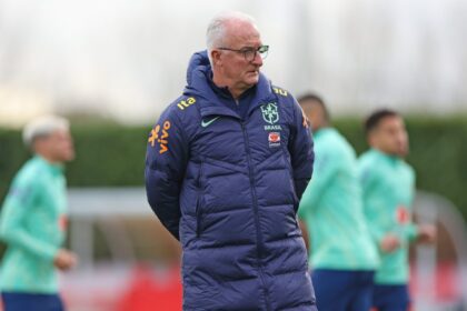 Dorival comanda primeiro treino da Seleção para amistoso contra a Inglaterra