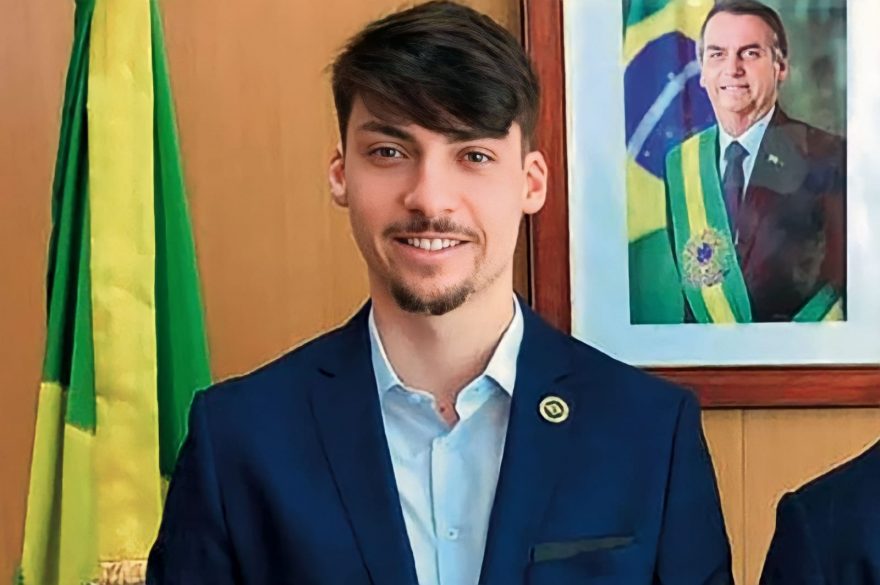 Filho 04 de Bolsonaro vira réu por suposta fraude em empréstimo bancário