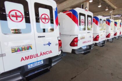 Reforço na estrutura de saúde municipal com ambulâncias e equipamentos na Bahia