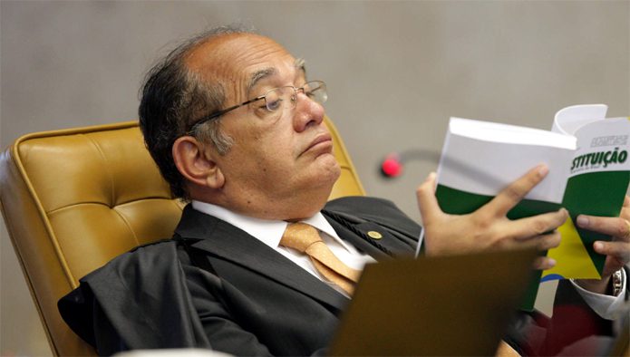 Gilmar Mendes vota para ampliar foro privilegiado no STF