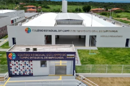 Jerônimo inaugura colégio de tempo integral em Ibipitanga