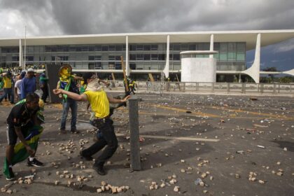 Moraes liberta coronéis da PMDF réus por omissão no 08/01