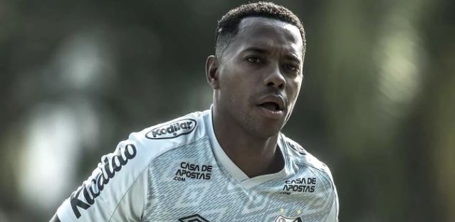 STJ forma maioria para que Robinho cumpra pena por estupro no Brasil