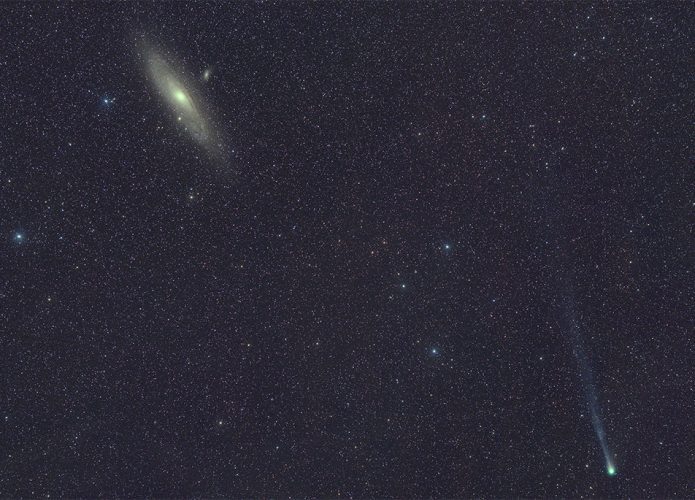 Veja o “Cometa do Diabo” em conjunção com a galáxia Andrômeda