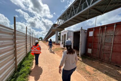 Obra da passarela no Bairro da Paz avança para conclusão em maio