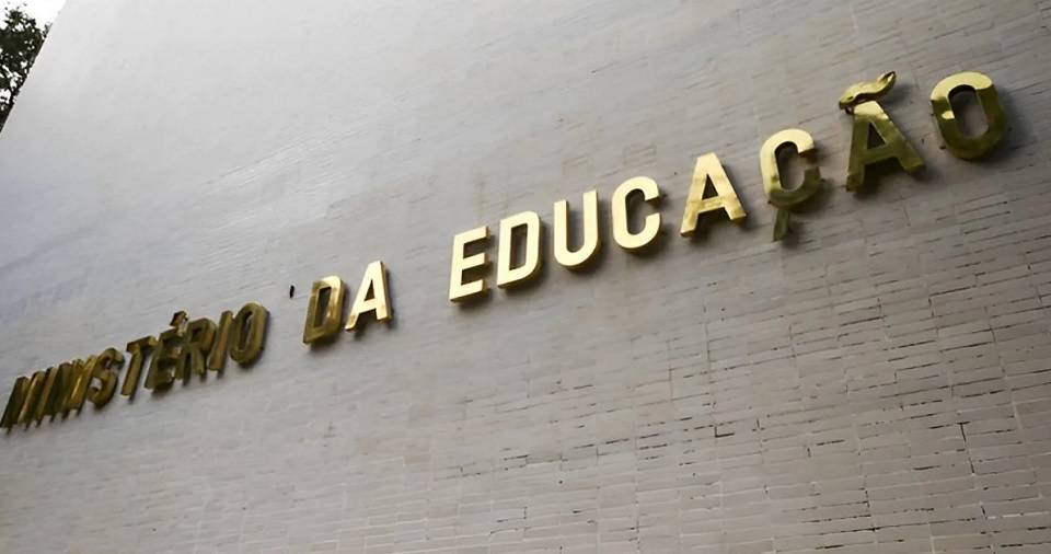 Começaram os pagamentos do Pé-de-Meia aos estudantes, confira