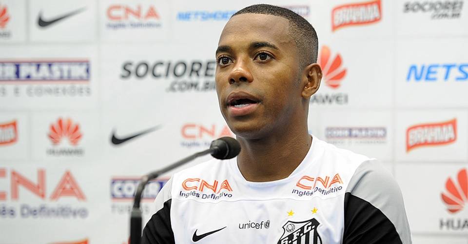 Preso, Robinho ficará 20 dias isolado em cela exclusiva.