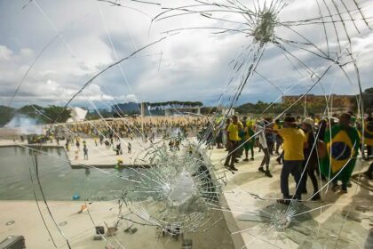 Especialistas afirmam que teorias sobre crise na democracia não se aplicam à América Latina