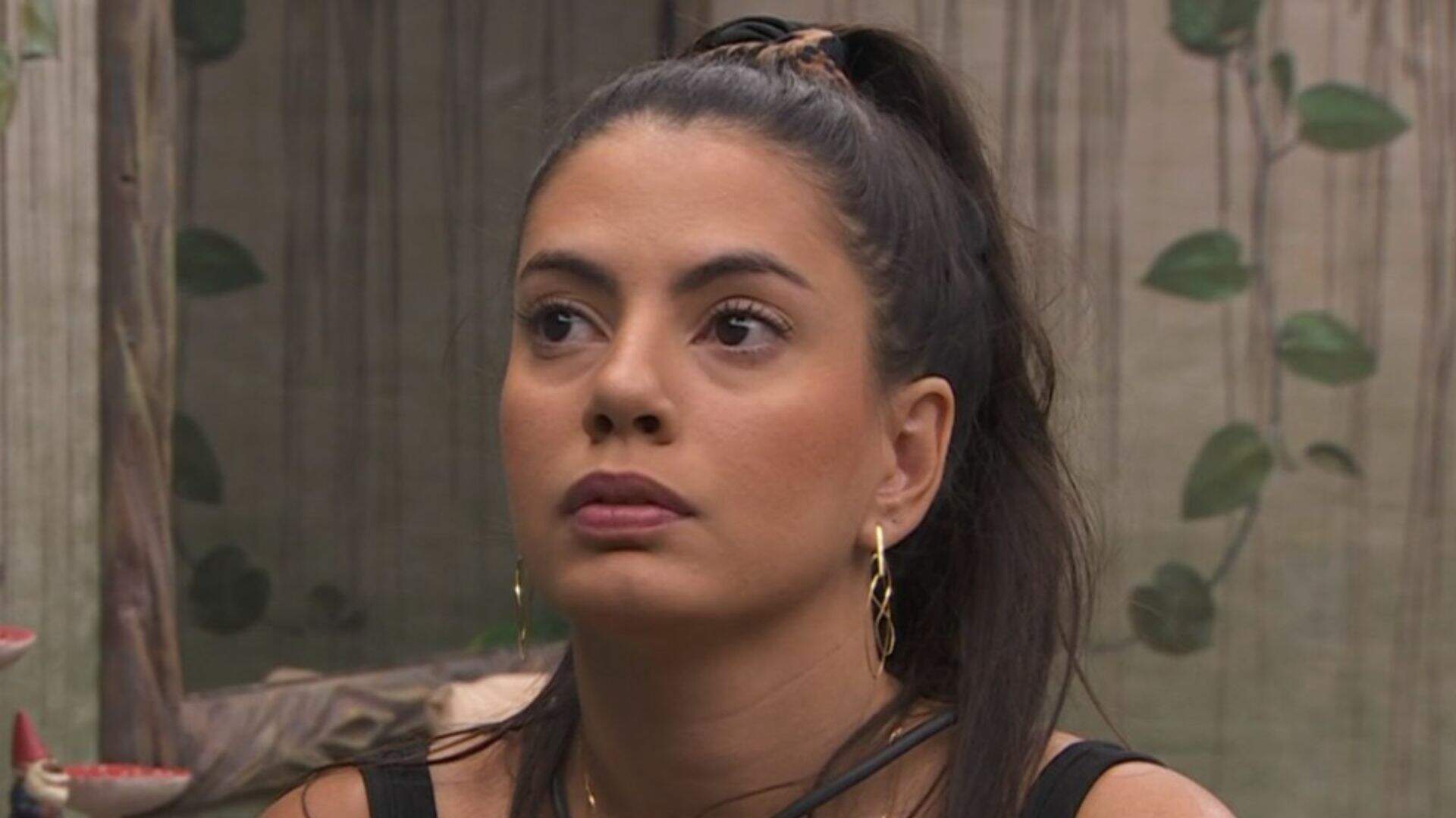 BONINHO REAGIU? Fernanda Bande pega item do BBB 24 e não devolve