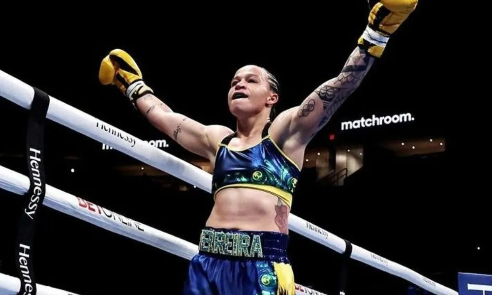 Bia Ferreira vence pugilista argentina e conquista título mundial de boxe