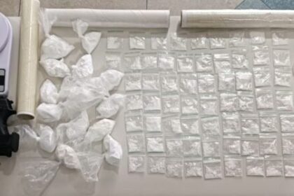 Homem é detido com mais de 100 porções de cocaína em Camaçari.