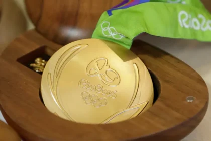 Campeão olímpico do futebol pelo Brasil coloca à venda medalha da Rio 2016